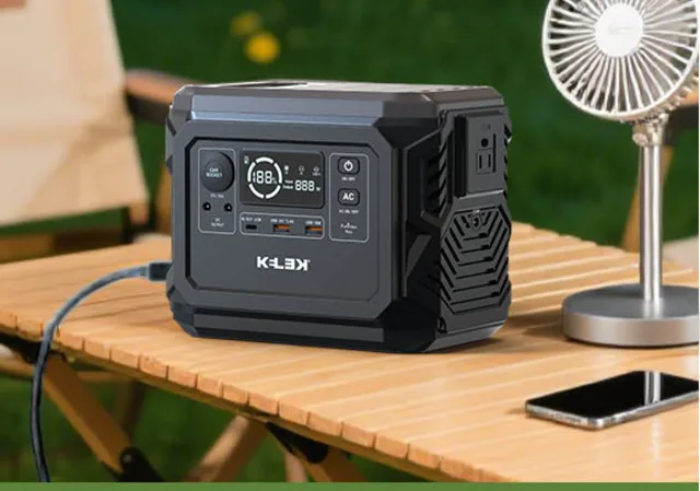 Camping al aire libre con KELEK PowerNest 300